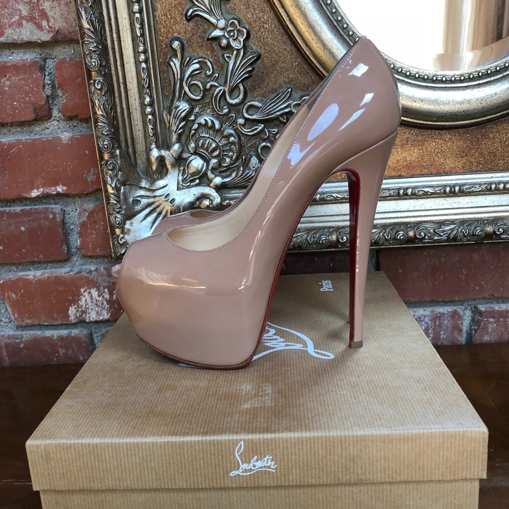 Christian Louboutin Nude Highness Pumps